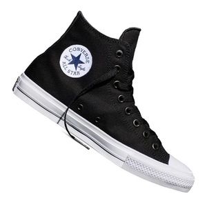 Converse Chuck Taylor 2. Discontinued. NWOT. Men sz 7 women sz 9